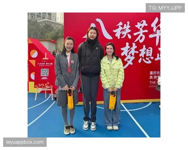 袁心玥训练到凌晨，隔天就穿着拖鞋上场，这气场真不一般！